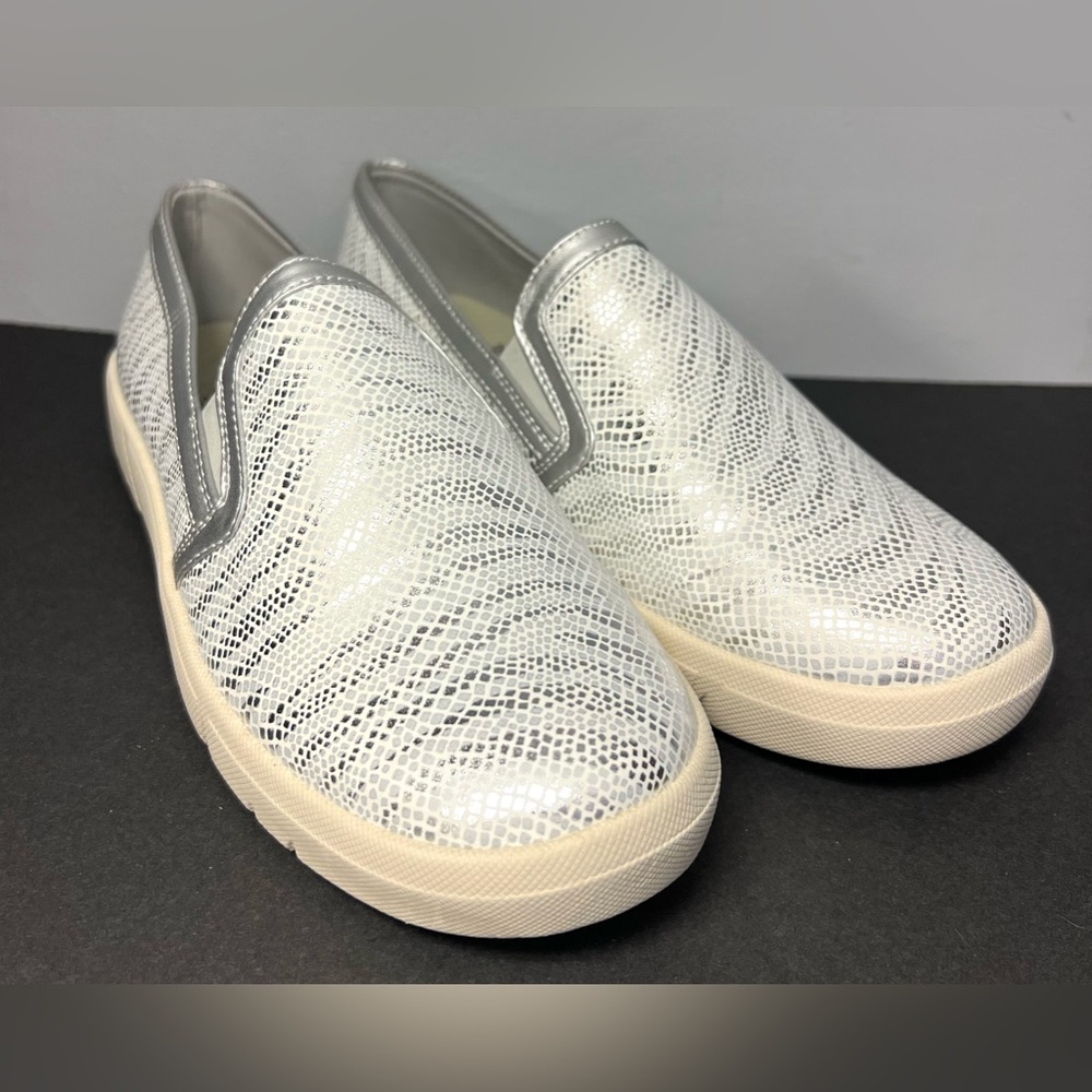 BareTraps - Bonfire, Cosmic‎ White, Size:10W, New with tags